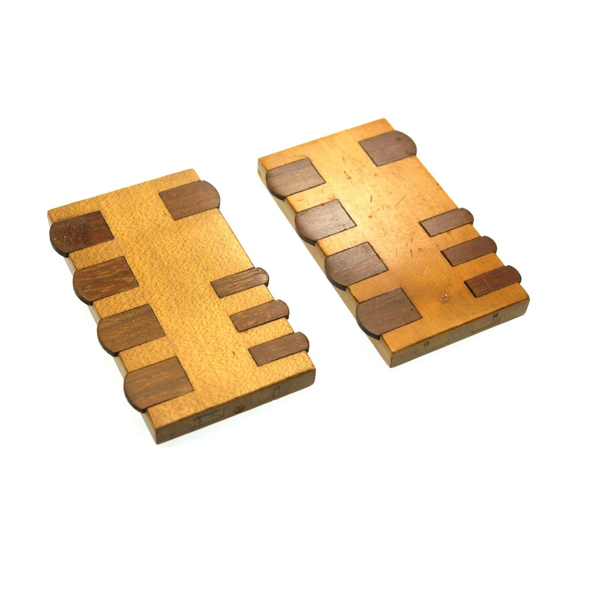 Pair of Pall Mall Whist markers
