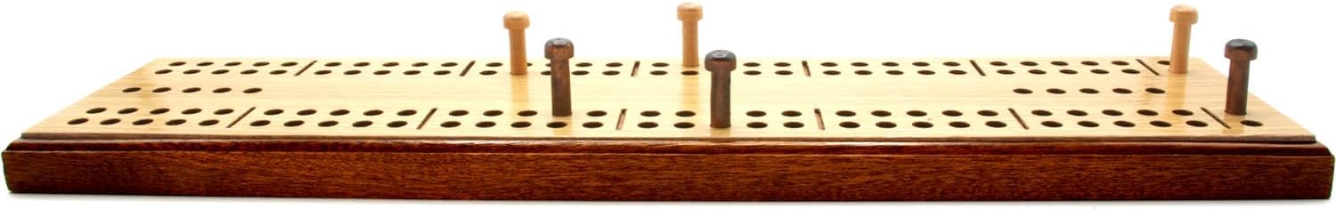 Low vision cribbage board with cribbage pegs