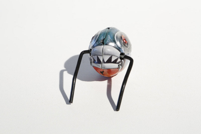 Piranha tin toy